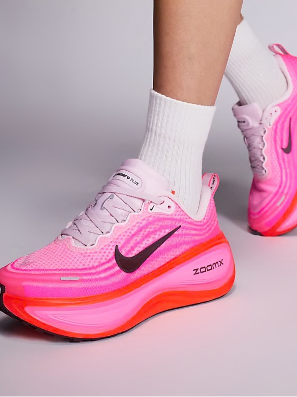 Nike Vomero Plus - Hyper Pink